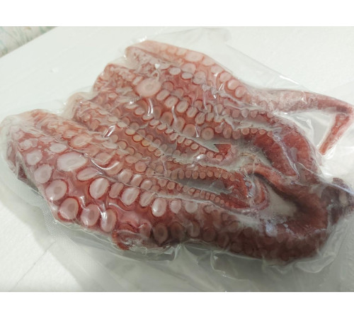 Щупальца осьминога вареные, вакуум 1 кг упаковка