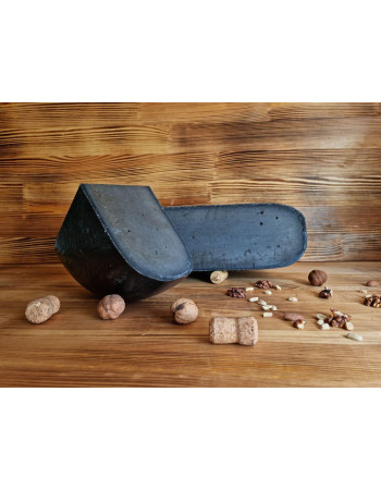 Сыр Гауда Сир с чернилом каракатицы (нарезка от 300 грамм)