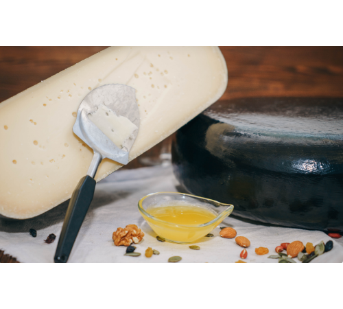 Сир Гауда OLD (нарізка від 300грам), витриманий 50 тижнів