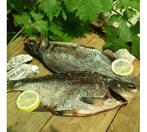 Лещ вяленый без икры, размер 300-500 грамм